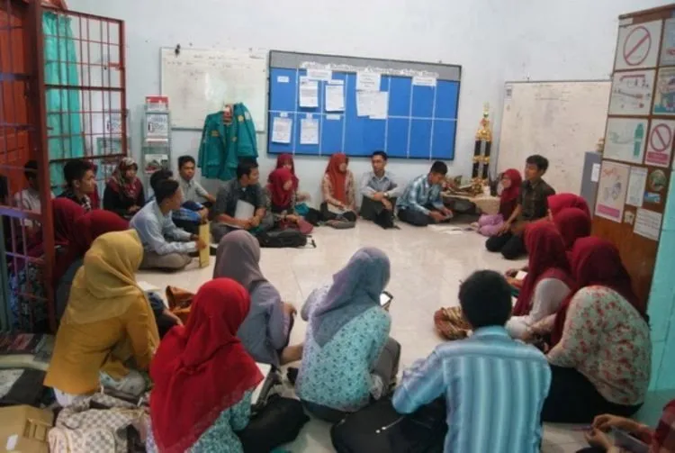 13 Alasan Kenapa Memacari Anak BEM Membuatmu Masuk Kategori Manusia Beruntung 18