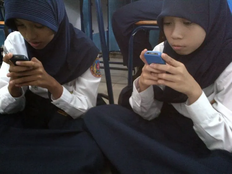 Barisan Kenangan yang Membuatmu Teringat Masa-Masa Bahagia Bersama HP Jadulmu 20