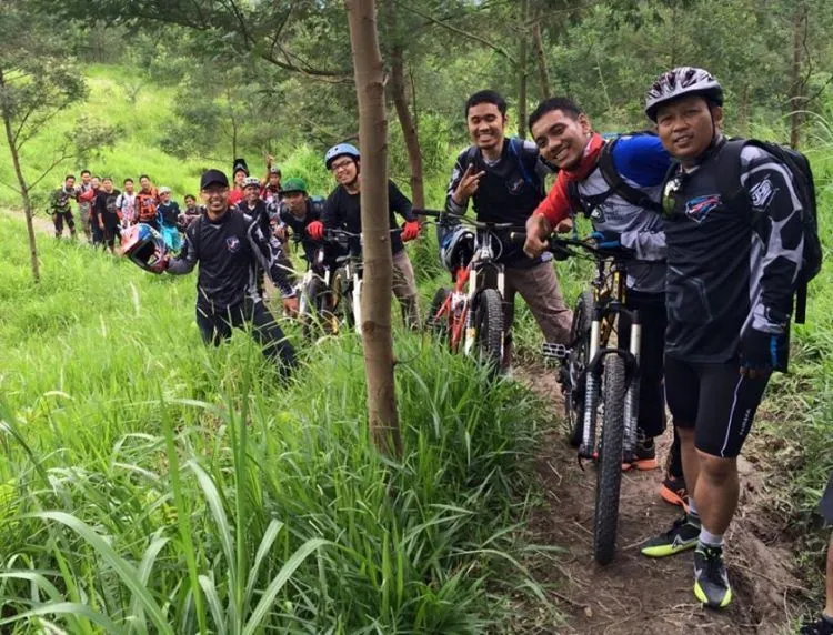 8 Alasan Kenapa Blusukan Pakai Sepeda Gunung Bisa Jadi Alternatif Aktivitas Outdoor yang Asyik 12