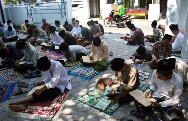 Jatuh-Bangun Kehidupan yang Pernah Kamu Rasakan Sebagai Cowok yang Jadi Santriwan 24