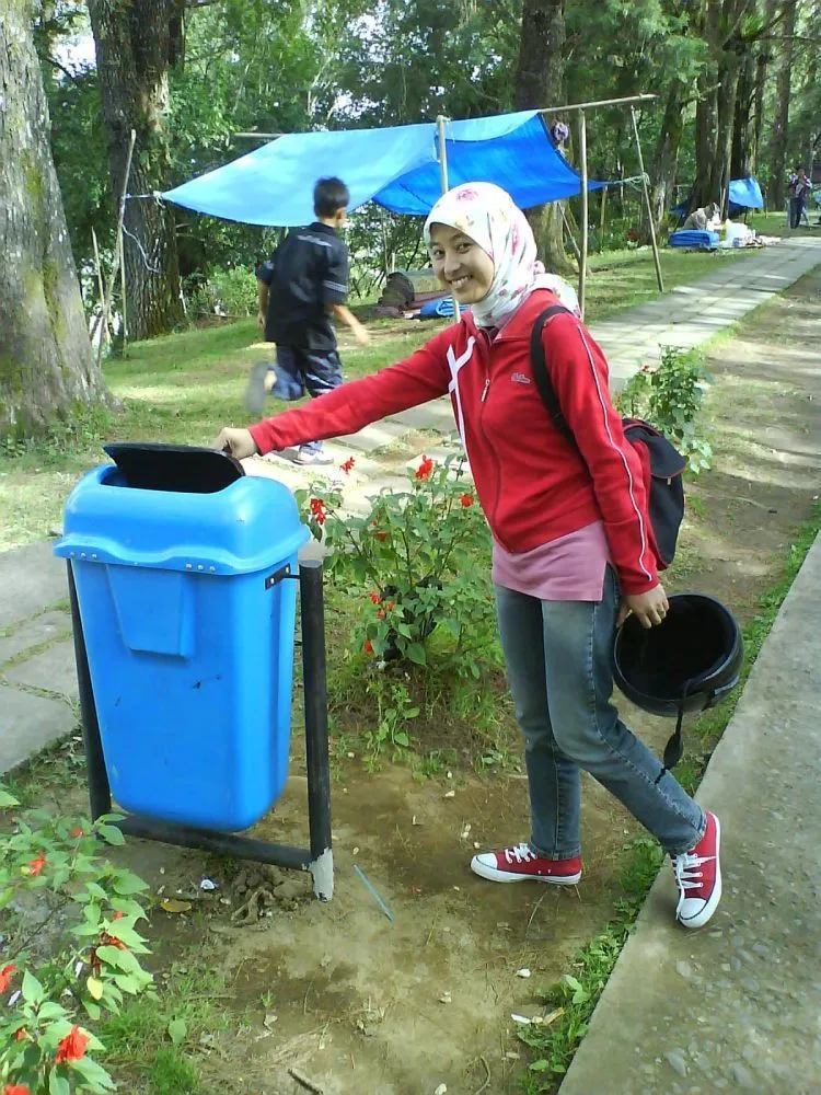 Banyak Cara Meringankan Masalah Negeri, Selain Marah-Marah & Mimpi Kewarganegaraanmu Berganti 10