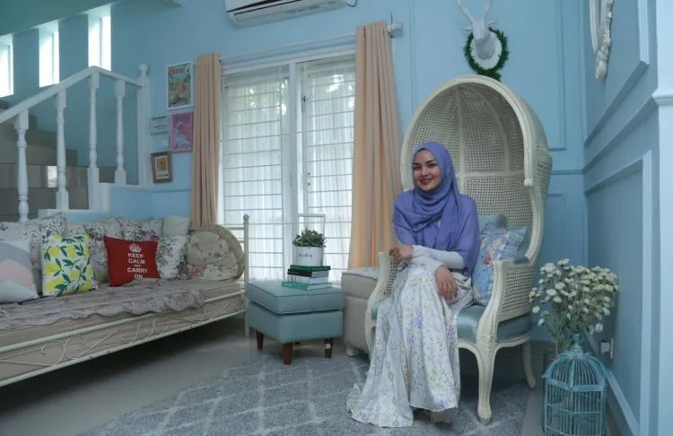 9 Hijab Blogger yang Layak Kamu Follow, Agar Tampilan Hijabmu Sehari-hari Bisa Penuh Inspirasi 23
