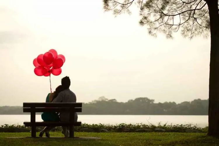 10 Keuntungan yang Kamu Dapat ketika Memilih Cowok yang Usianya Lebih Tua 17