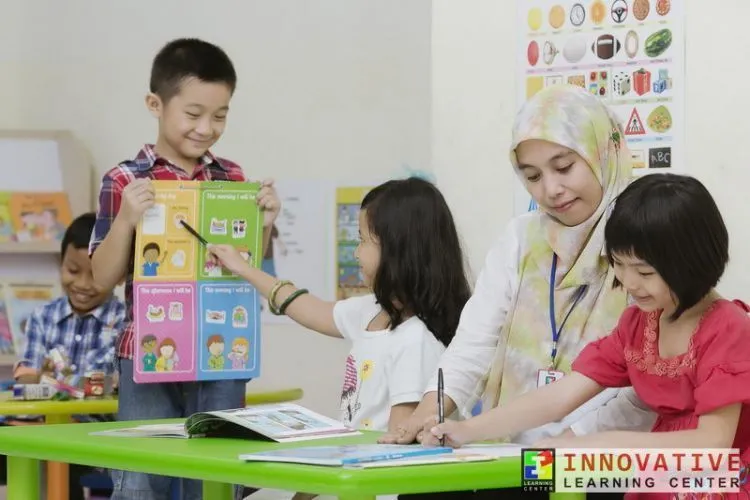 Di Balik Tugas Mulia Sebagai Ujung Tombak Pendidikan, Inilah Suka Duka yang Dirasakan Guru Muda Usia 20-an 54