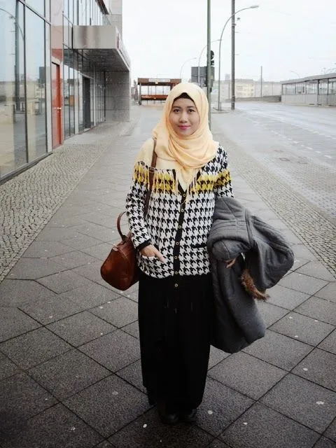 9 Hijab Blogger yang Layak Kamu Follow, Agar Tampilan Hijabmu Sehari-hari Bisa Penuh Inspirasi 35
