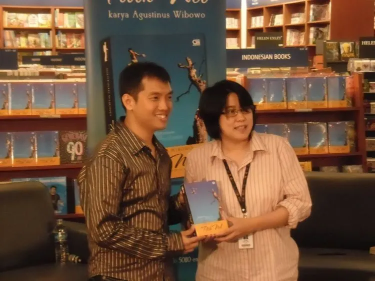 Agustinus Wibowo, Si Penembus Garis Batas dan Catatan Perjalanan yang Tak Melulu Indah 10