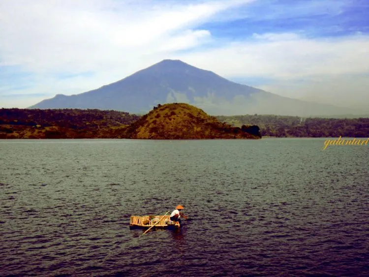 Daftar Destinasi Wisata di Cirebon, Suguhkan Keindahan Alam dan Tempat Bersejarah 13