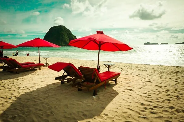 Daftar Pantai di Jawa Timur, Nggak Kalah Indah dengan Pantai di Wilayah Lain 21