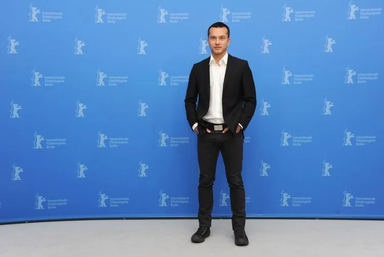 8 Gaya Ala Nicholas Saputra yang Patut Ditiru Cowok Untuk Memesona Kaum Hawa 11