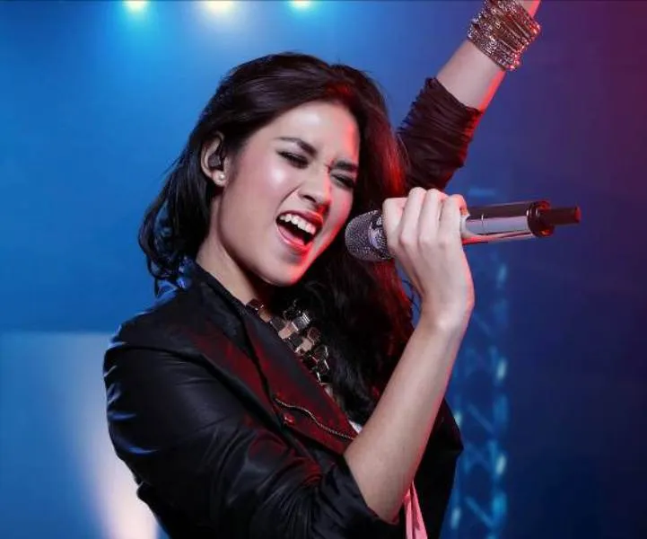 Suara Memukau, Wajah Cantik Jelita dan Hal-hal Lain yang Membuatmu Makin Jatuh Hati dan Mengagumi Sosok Raisa! 17