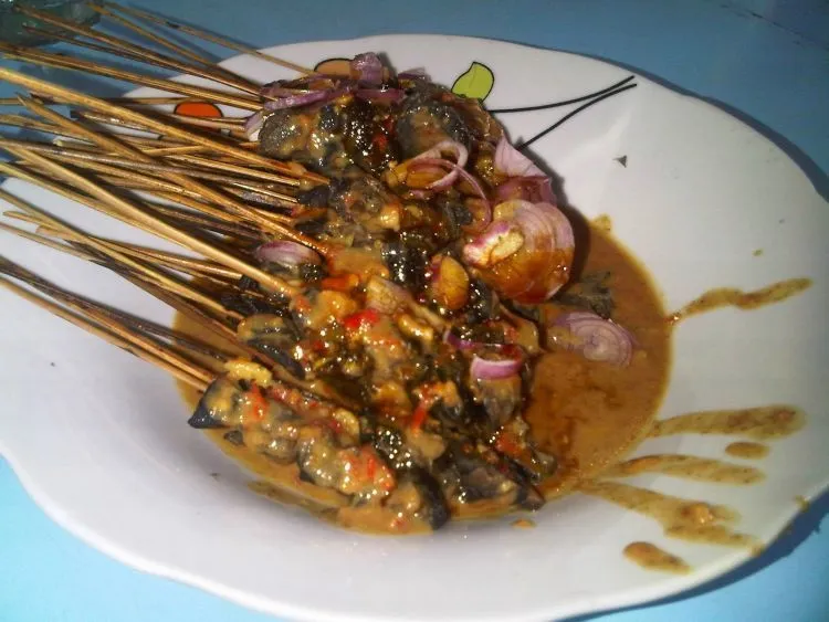 Daftar Tempat Wisata di Kediri & Kulinernya yang Enak 24