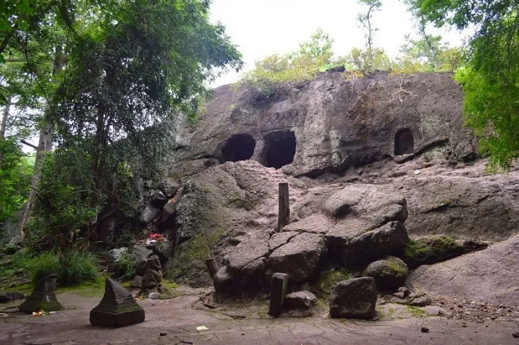 Daftar Tempat Wisata di Kediri & Kulinernya yang Enak 16