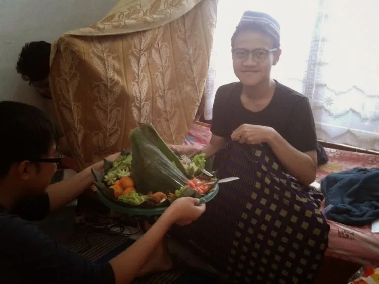 Berbagai Kenangan Konyol dan Ngilu Tentang Sunat yang Cuma Dirasakan oleh Para Cowok 25
