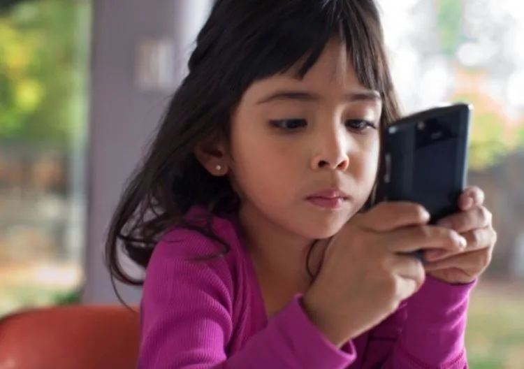 Saat Amerika dan Taiwan Melarang Penggunaan Smartphone Pada Anak, Kenapa Kita Justru Membiarkan Mereka Bebas Memilikinya? 9
