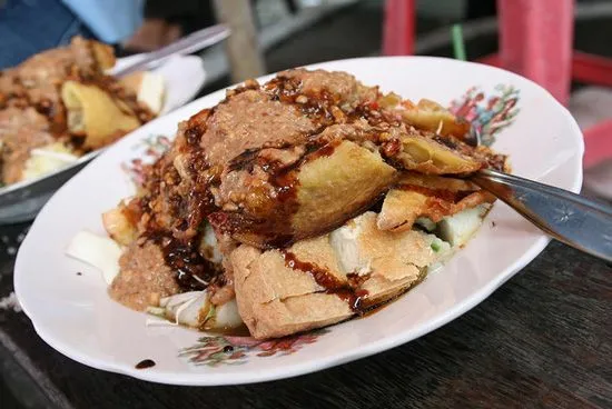 10 Sajian Penggoda Selera yang Wajib Kamu Coba Saat Bertandang ke Semarang 12