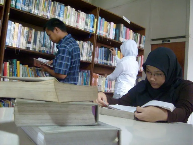 Kamu Mahasiswa yang Rajin Kuliah atau yang Mainnya Kencang? Temui Rupa-Rupa Mahasiswa Di Sini! 11