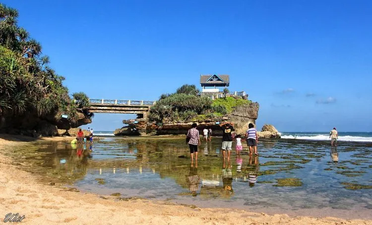 Jogja dan 10 Pantai Indahnya yang Tidak Pernah Bosan Dipandang Mata 17