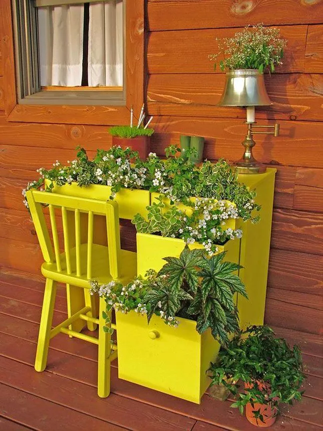 Dengan 9 Cara Kreatif Ini, Kamu Bisa Berkebun Walaupun Tidak Punya Kebun! 11