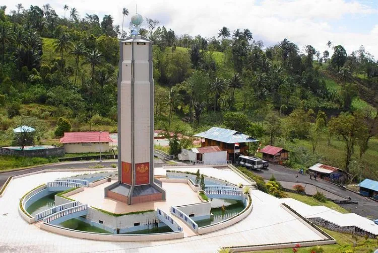 6 Destinasi Wisata yang Membuktikan Bahwa Toleransi Beragama Masih Ada di Indonesia 12
