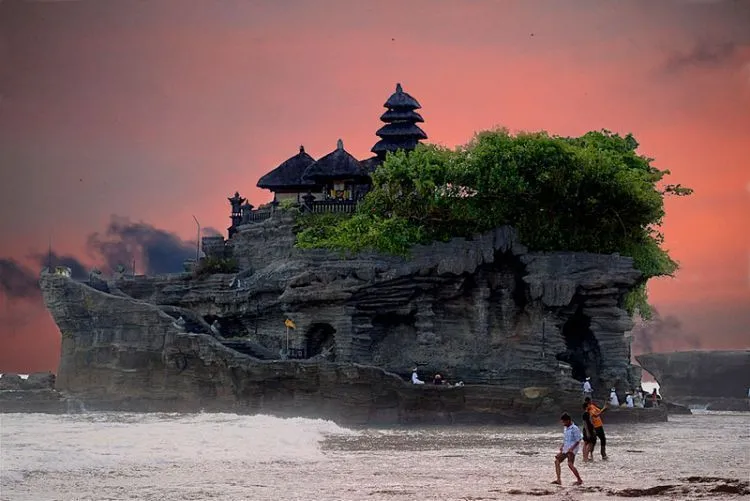 7 Destinasi Wisata Religi Yang Harus Kamu Kunjungi Minimal Seumur Hidup Sekali 11