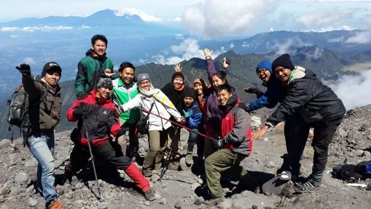 9 Profesi yang Tepat Untukmu yang Mendaki Sebagai Kebutuhan Hati 18