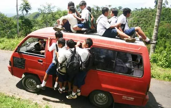 Mungkin 13 Hal Ini Yang Menyebabkan Kita Enggan Naik Angkot 15