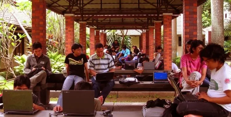 11 Trik Ala Anak Kost yang Menyelamatkan Walau Dompet Tiris Tak Tertahankan 22