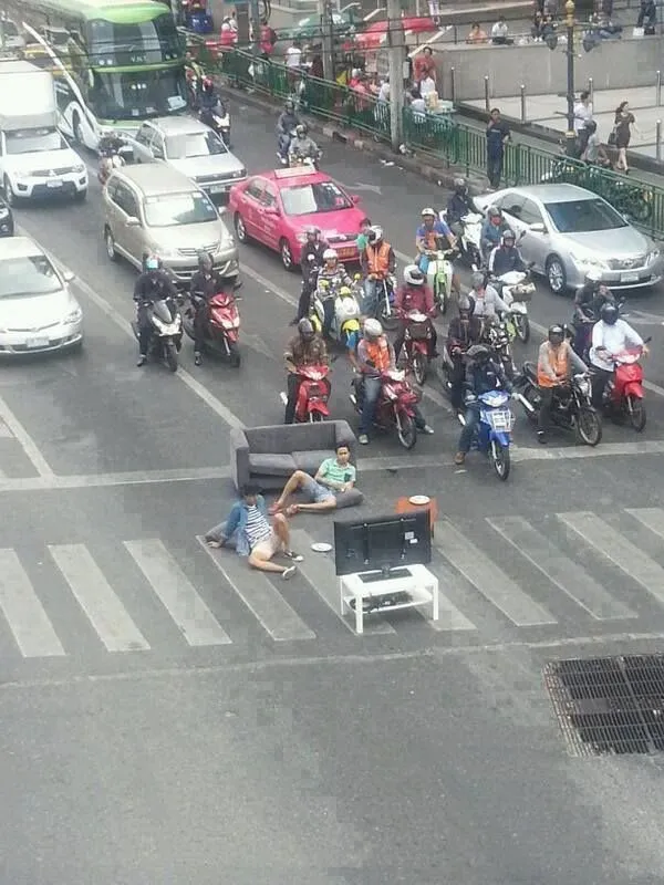14 Hal Produktif yang Bisa Kamu Lakukan di Lampu Merah 46