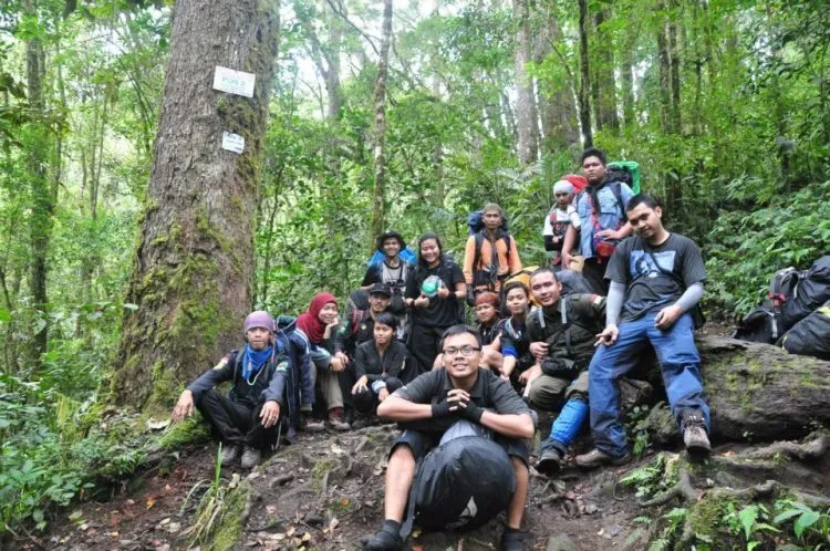 Alasan-Alasan Kenapa Kamu Harus Menjajal Mendaki Gunung Sesekali 12