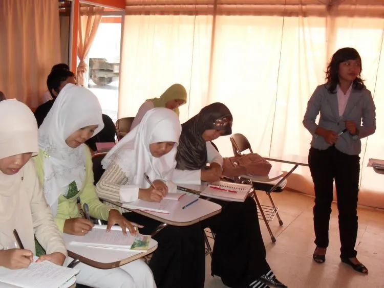 Dari 12 Tipe Dosen Ini Mana yang Jadi Pengajar Favorit Kamu? 15