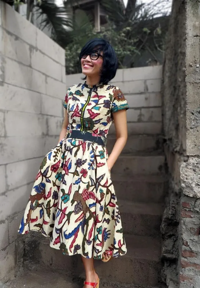 Mau Pakai Batik Tanpa Terlihat Lebih Tua? 8 Style yang Anak Muda Banget Ini Bisa Kamu Coba 13