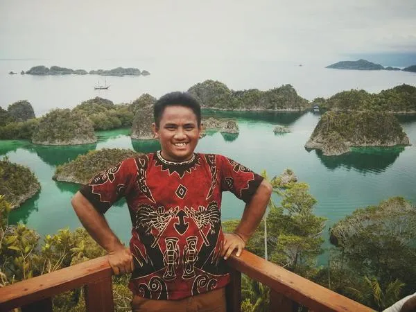 9 Profesi (Selain Traveler) yang Akan Rela Membayarmu Menyaksikan Indahnya Indonesia 10