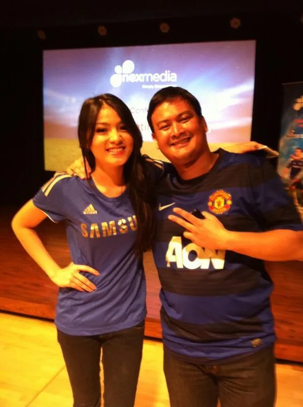Aku Cinta Kamu Sayang, Tapi Aku Juga Cinta Sepak Bola 18