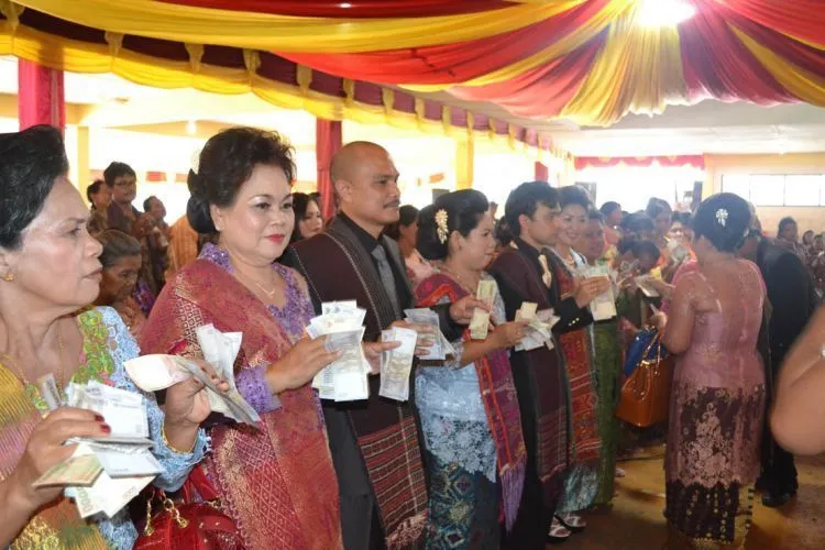 Menilik Kemeriahan Pesta Perkawinan Adat Batak Toba, Langsung dari Balige! 20