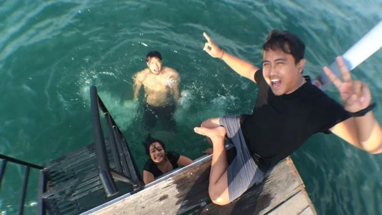 Lumban Silintong dan Kisah Bocah-Bocah Pemburu Koin di Danau Toba 12
