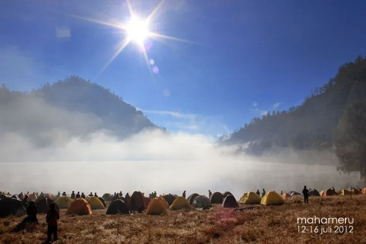 Sayang, Kelak Kita Menikah di Ranu Kumbolo Ya? 9