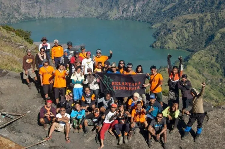 7 Blog Pendaki yang Membuatmu Ingin Segera Menjamahi Puncak-puncak Abadi 12