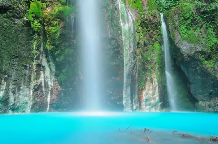 15 Destinasi Air Terjun yang Harus Kamu Kunjungi di Seluruh Indonesia 17