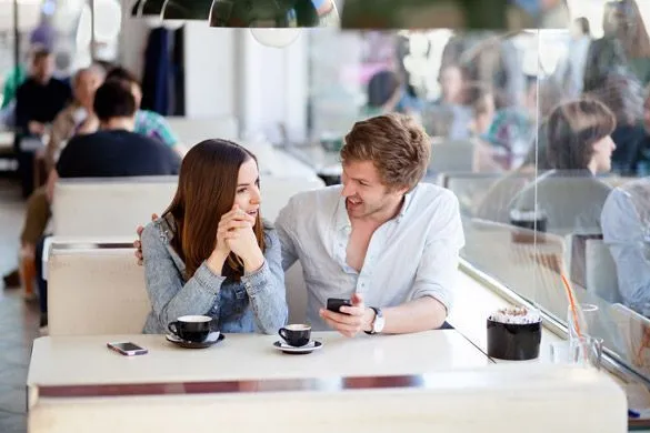 7 Bentuk Perhatian yang Diam-diam Membuat Para Introvert Merasa Spesial 10