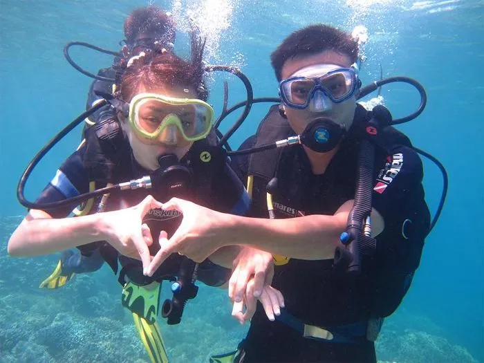 Supaya Bulan Madumu Tidak Di Kamar Saja, 9 Aktivitas Seru nan Romantis Ini Bisa Kalian Coba 15