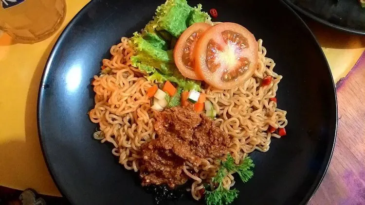 Dengan 7 Resep Ini, Mie Instan yang Persis Gambar di Bungkusnya Bisa Kamu Nikmati! 12