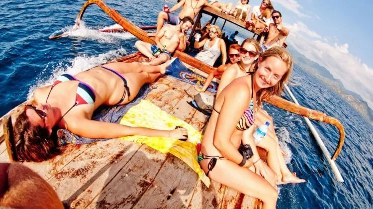 12 Alasan yang Paling Masuk Akal Kenapa Traveling Adalah Kewajiban Bagi Semua Anak Muda Berusia 20-an 24