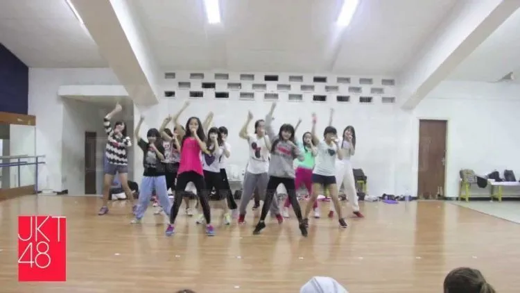 Lebih Dari Sekadar Paras Cantik dan Rok Mini, JKT48 Adalah Idol Group Nomor Satu di Indonesia. Ini Alasannya! 14