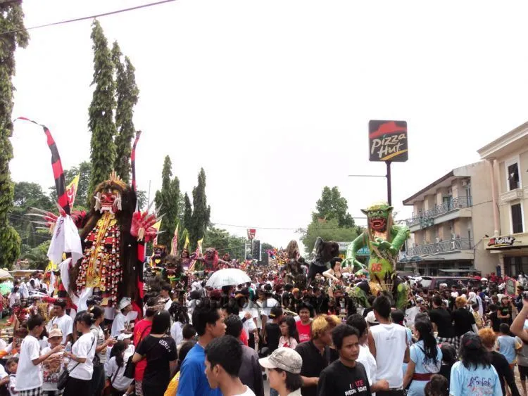 Perayaan Nyepi Tak Hanya Ada di Bali Saja. Di Kota-Kota Ini, Kamu Juga Bisa Menemukannya! 7