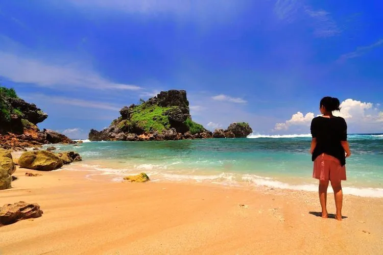 Jogja dan 10 Pantai Indahnya yang Tidak Pernah Bosan Dipandang Mata 16
