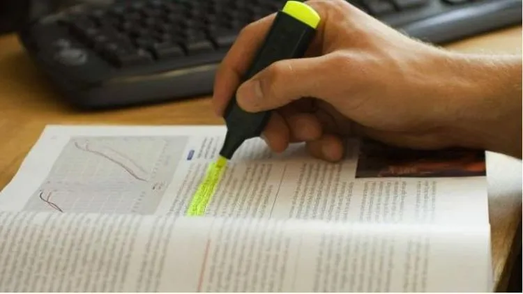 7 Cara Membaca Cepat dan Efektif Biar Kamu Tak Perlu Terlalu Lama Memelototi Buku 12