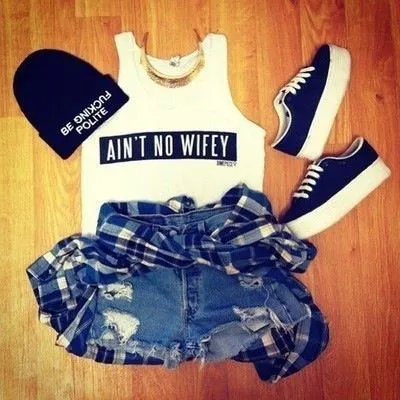 Bosan Sama Gaya yang Itu-itu Saja? Mix and Match Tumblr Tees Ini Bisa Kamu Coba! 21