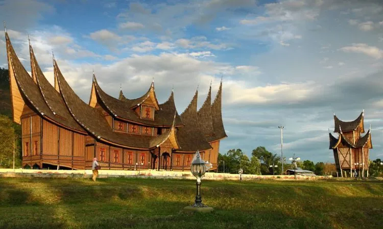 11 Destinasi Wisata Sumatera Barat, Sajikan Pemandangan yang Rupawan 16