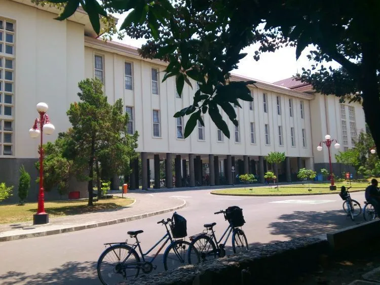 7 Destinasi Wisata Misteri Ini Wajib Kamu Kunjungi Kalau Ngaku Punya Nyali! 12