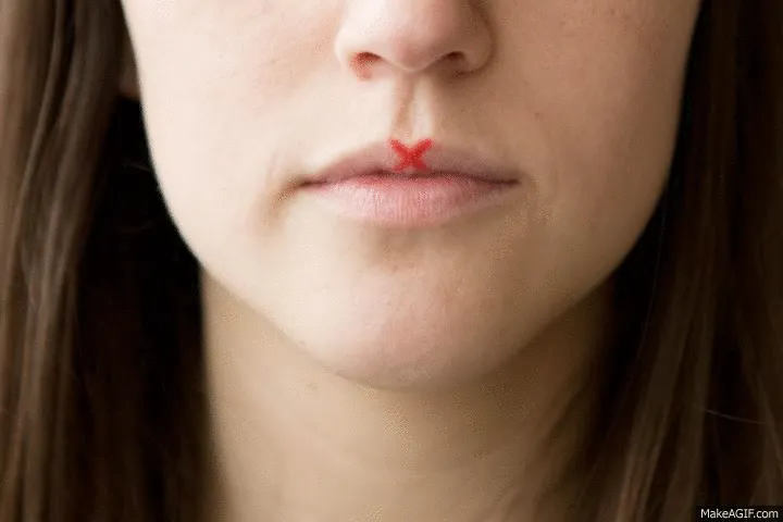 10 Make-up Hacks Canggih Ini Membuat Keribetanmu Berdandan Resmi Pergi! 20